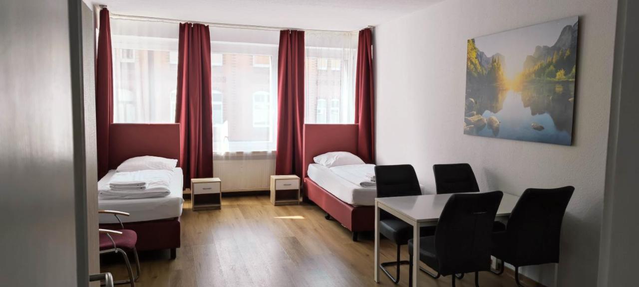 Apartment Othman Falkenstraße 26, 4.og L *